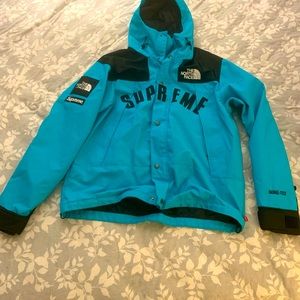 supreme snowboard jacket